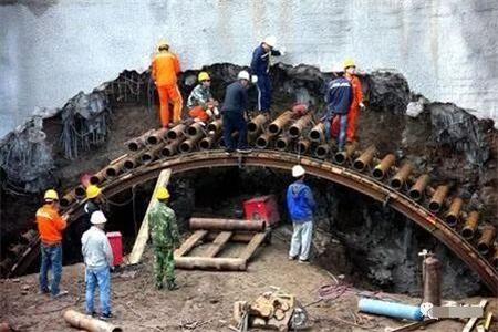 清丰隧道钢花管支护案例